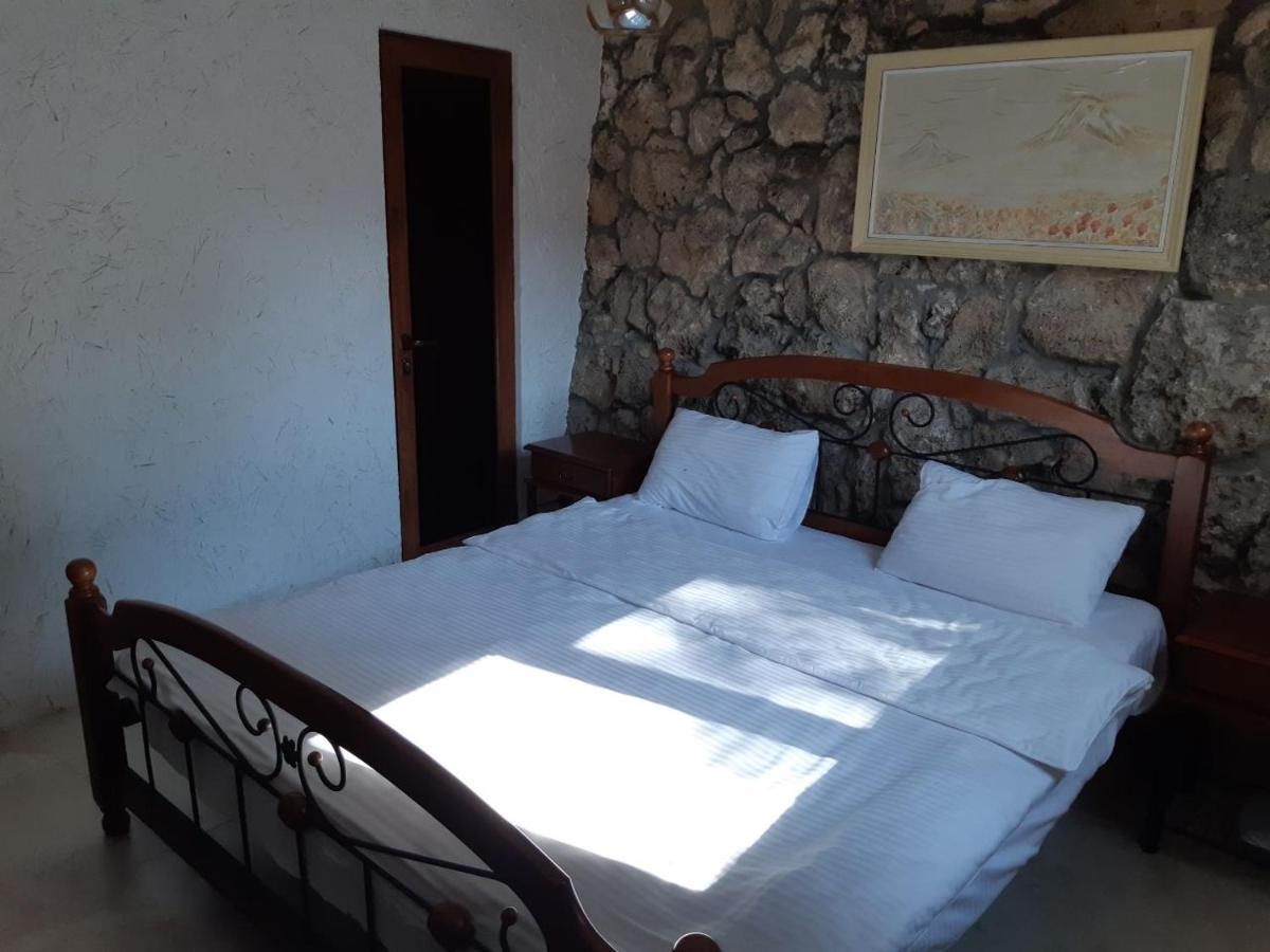 Alpine Castle Hotel ديليجان المظهر الخارجي الصورة