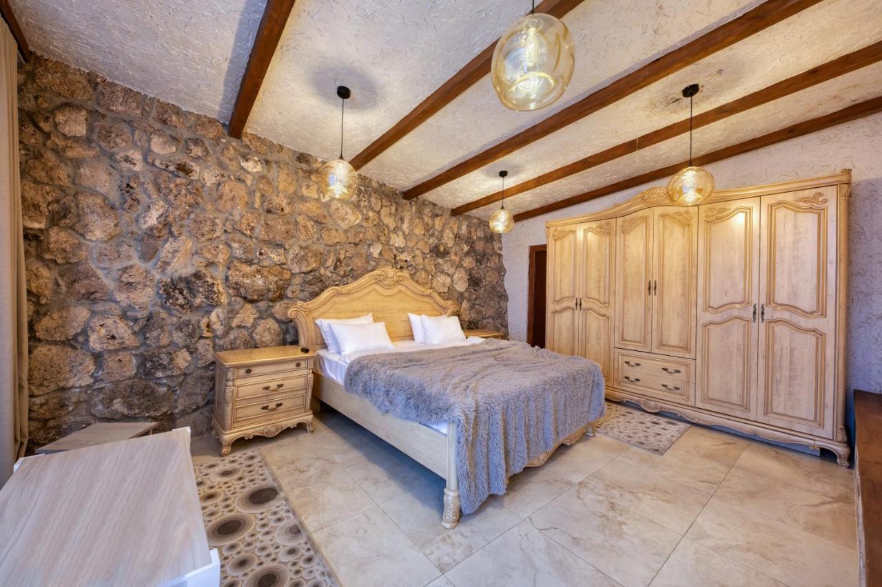 Alpine Castle Hotel ديليجان المظهر الخارجي الصورة