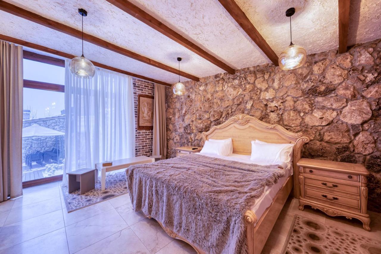 Alpine Castle Hotel ديليجان المظهر الخارجي الصورة