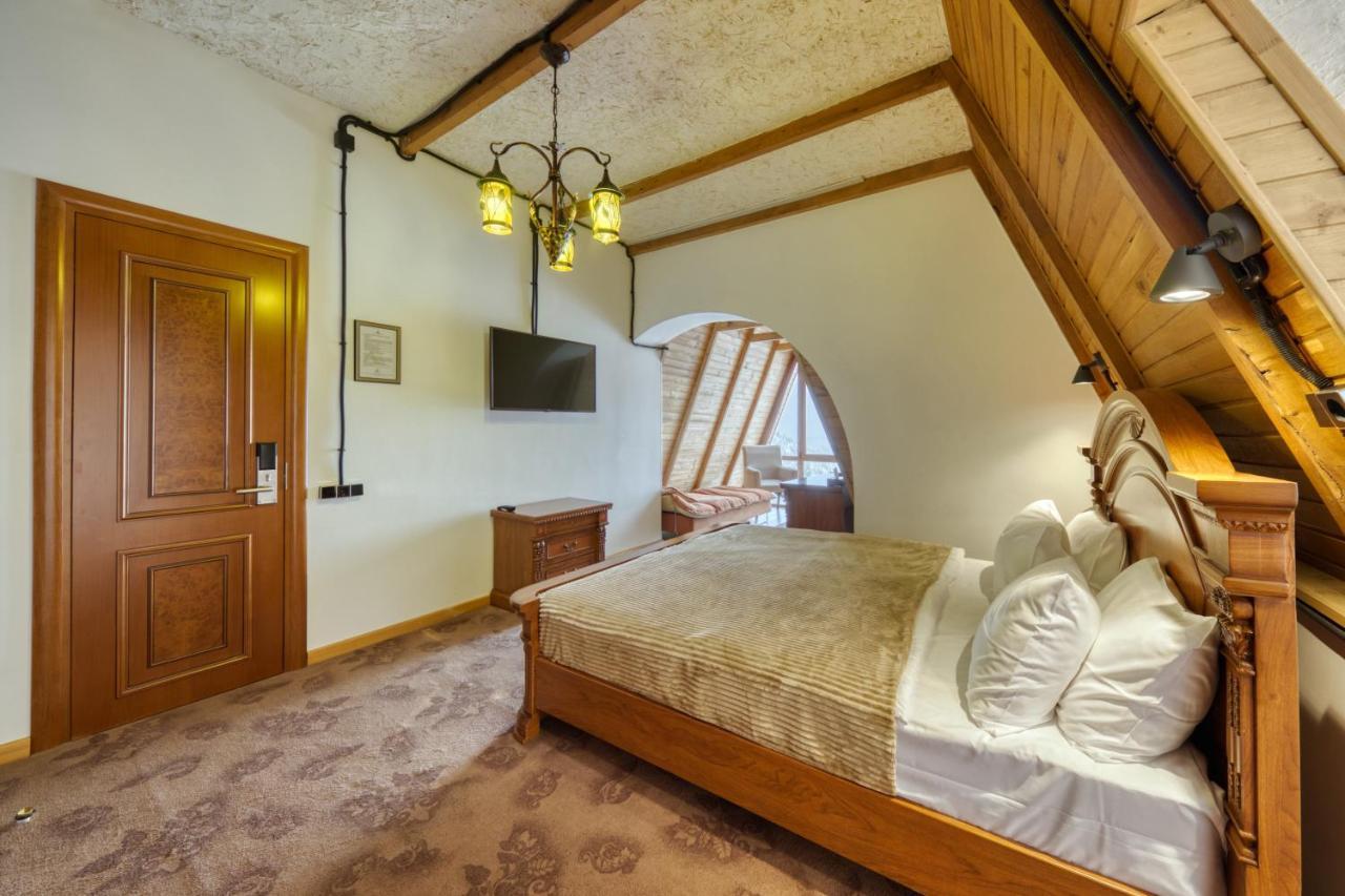 Alpine Castle Hotel ديليجان المظهر الخارجي الصورة