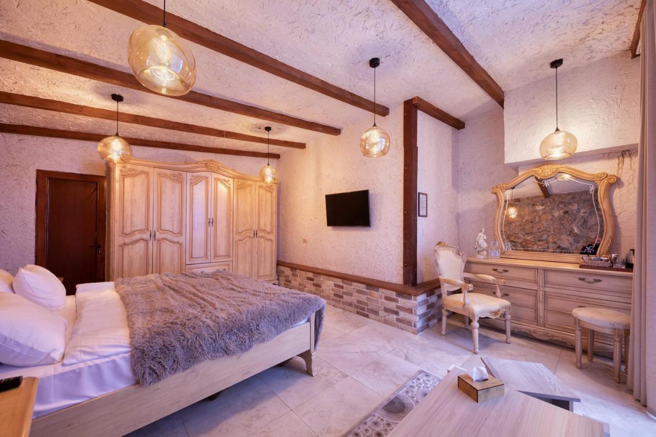 Alpine Castle Hotel ديليجان المظهر الخارجي الصورة