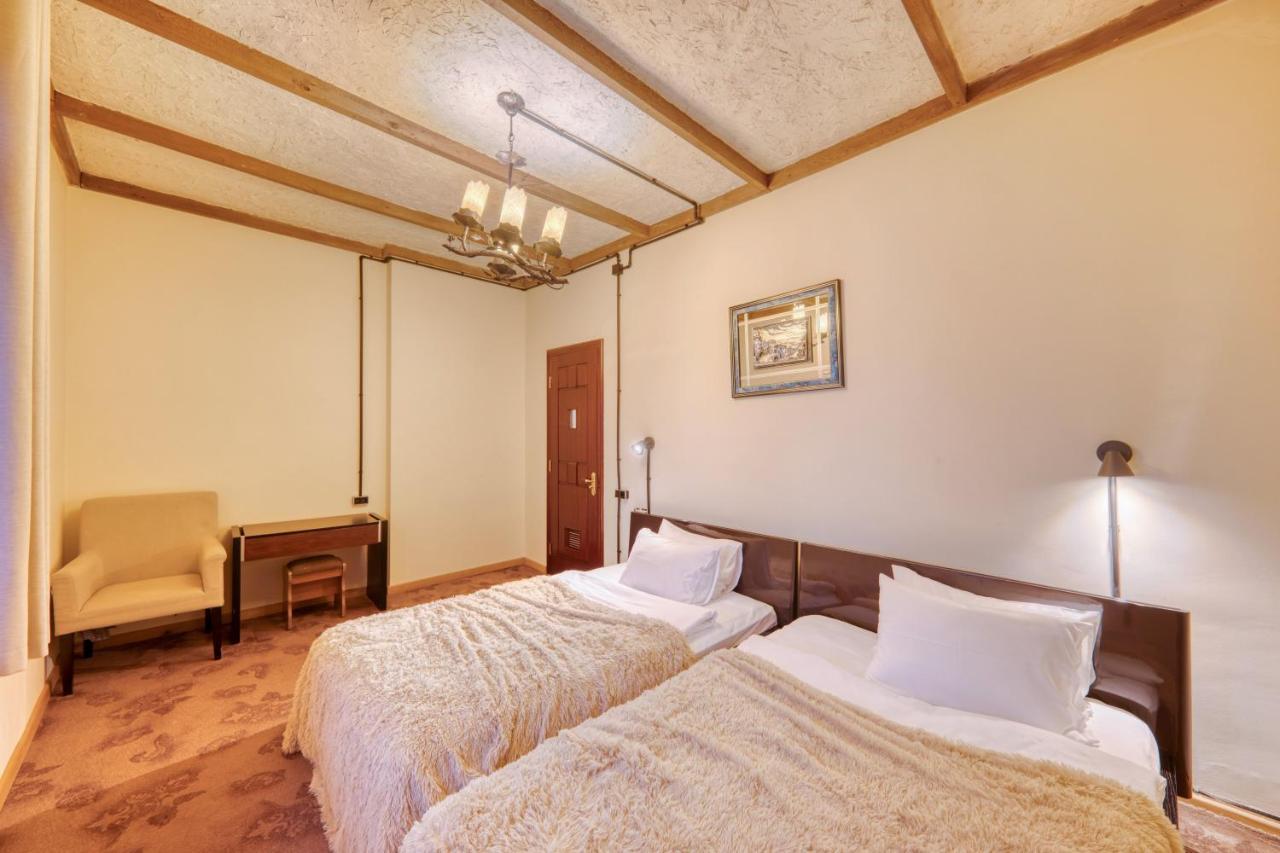 Alpine Castle Hotel ديليجان المظهر الخارجي الصورة