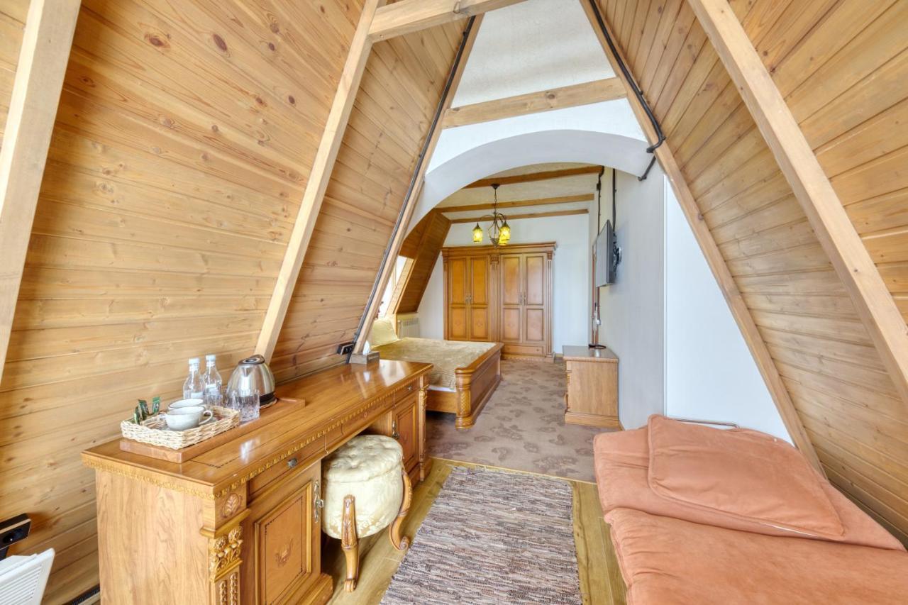 Alpine Castle Hotel ديليجان المظهر الخارجي الصورة