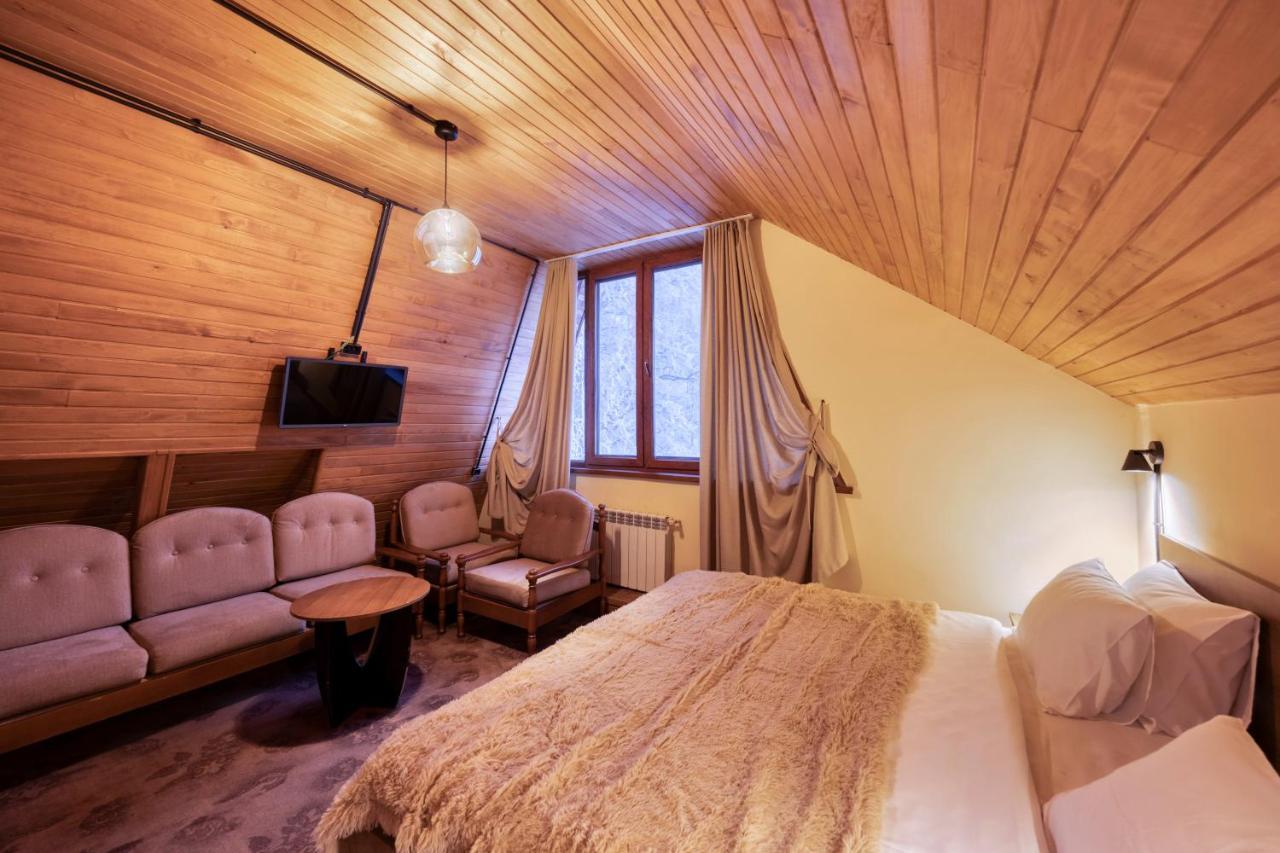 Alpine Castle Hotel ديليجان المظهر الخارجي الصورة