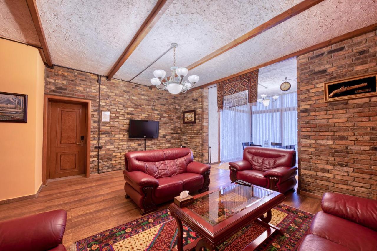 Alpine Castle Hotel ديليجان المظهر الخارجي الصورة