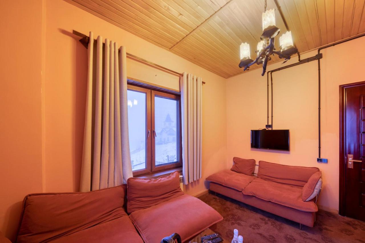 Alpine Castle Hotel ديليجان المظهر الخارجي الصورة