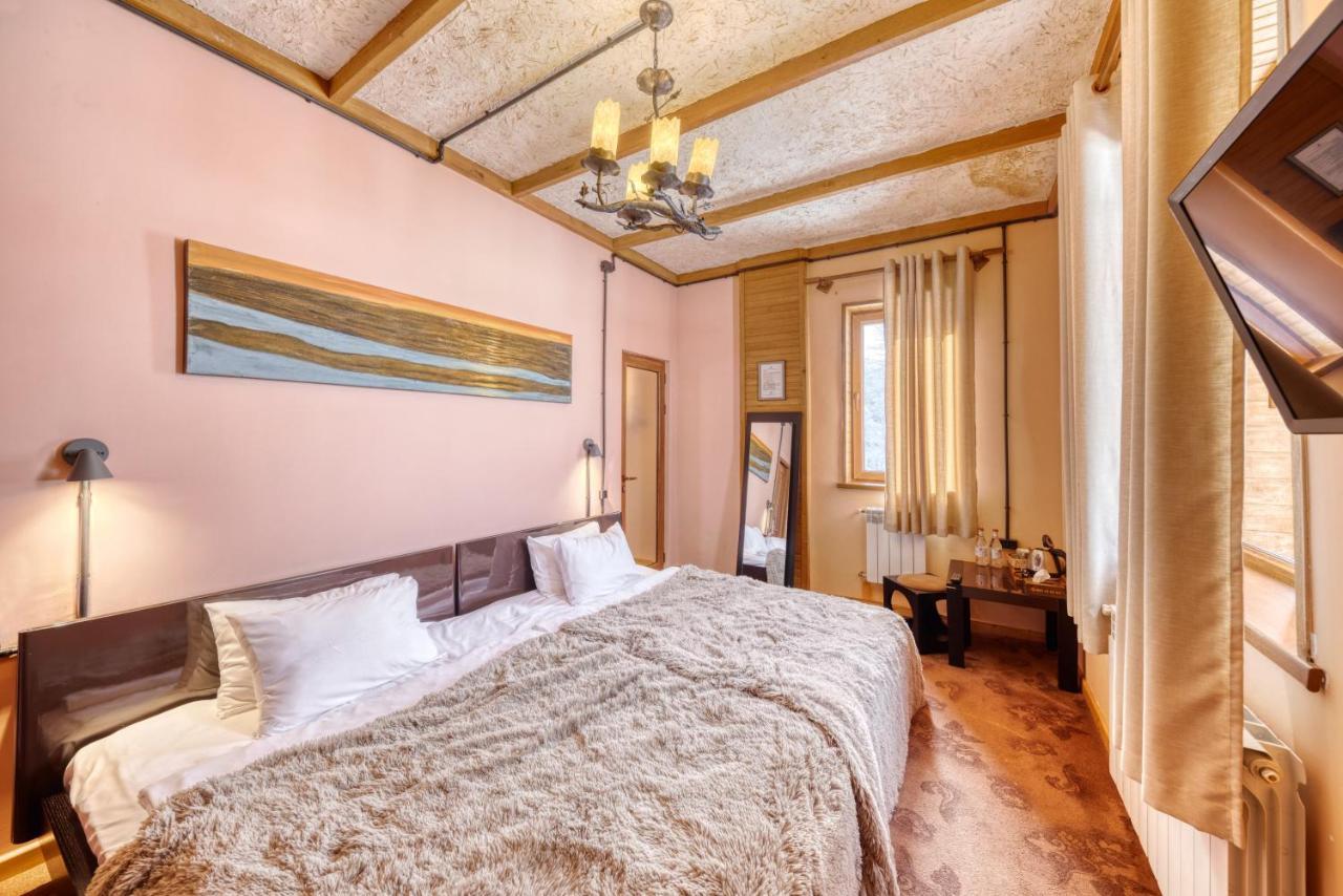 Alpine Castle Hotel ديليجان المظهر الخارجي الصورة